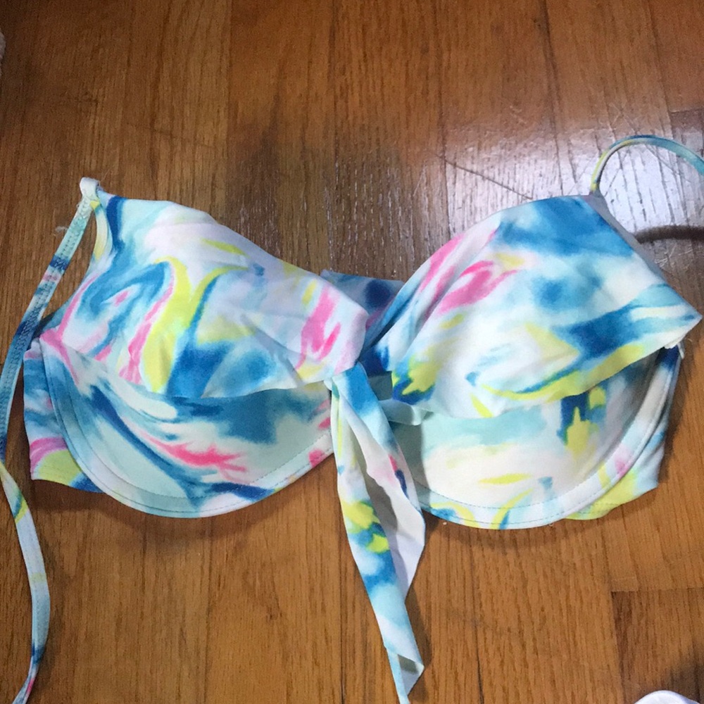 Hollister bathing suit top